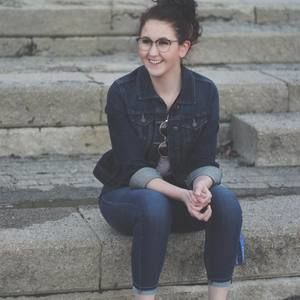 Meet your Posher, Andrea